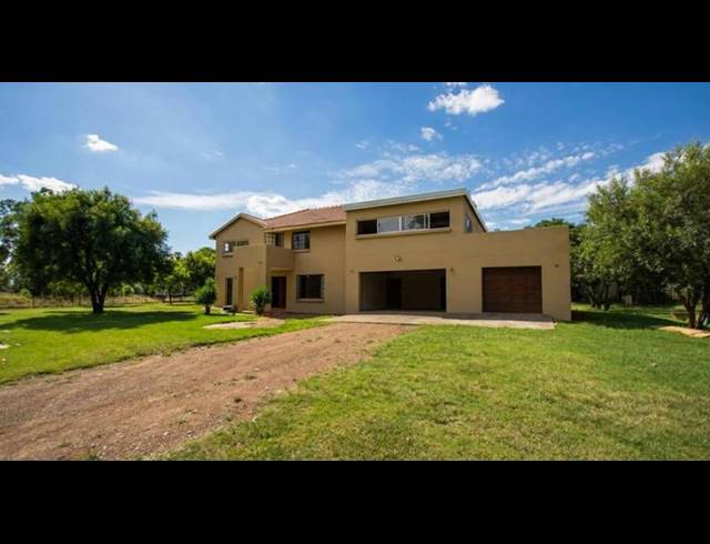 FARM FOR SALE IN KAMEELDRIFT WEST